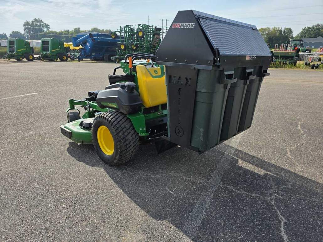 red-magic-maxfill-3-commercial-mower-collection-system-09