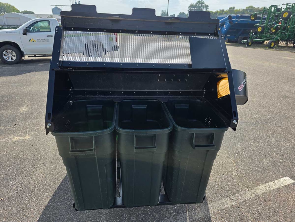 red-magic-maxfill-3-commercial-mower-collection-system-15